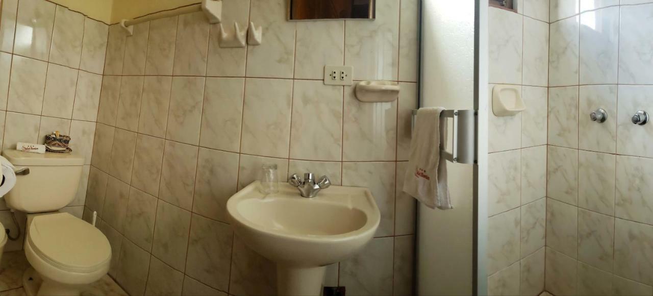 Morales Guest House Уарас Екстер'єр фото
