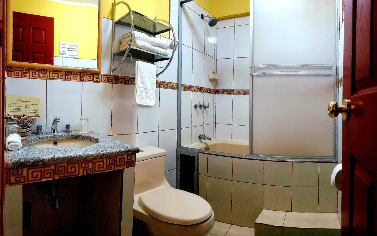 Morales Guest House Уарас Екстер'єр фото